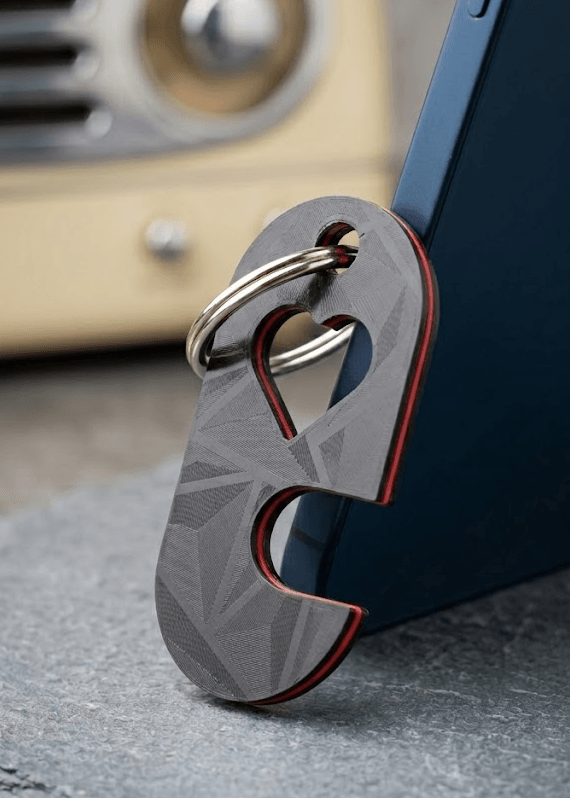 moderner FDM 3D Drucker beim Drucken eines Bauteils