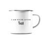 I AM NICER AFTER YOGA - ICH BIN SCHÖNER NACH DEM YOGA - Emaille Tasse (Silber)